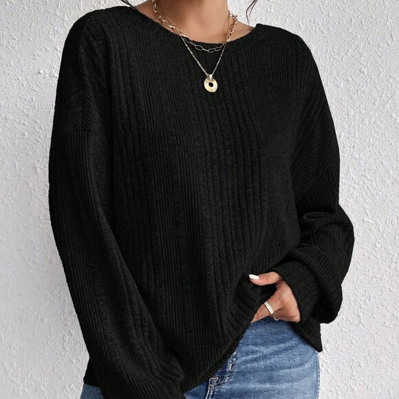 Black Casual Women's Criss-Cross Back T-Shirt - Picture 4 of 6